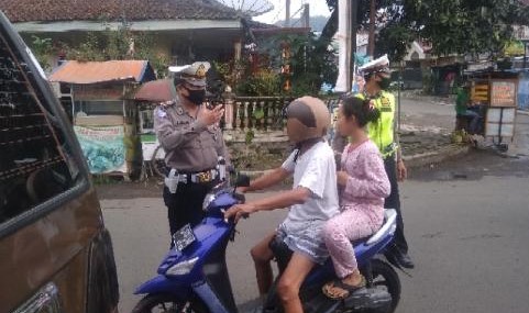 Sosialisasi AKB Dilakukan Jajaran Polsek Sumedang Selatan